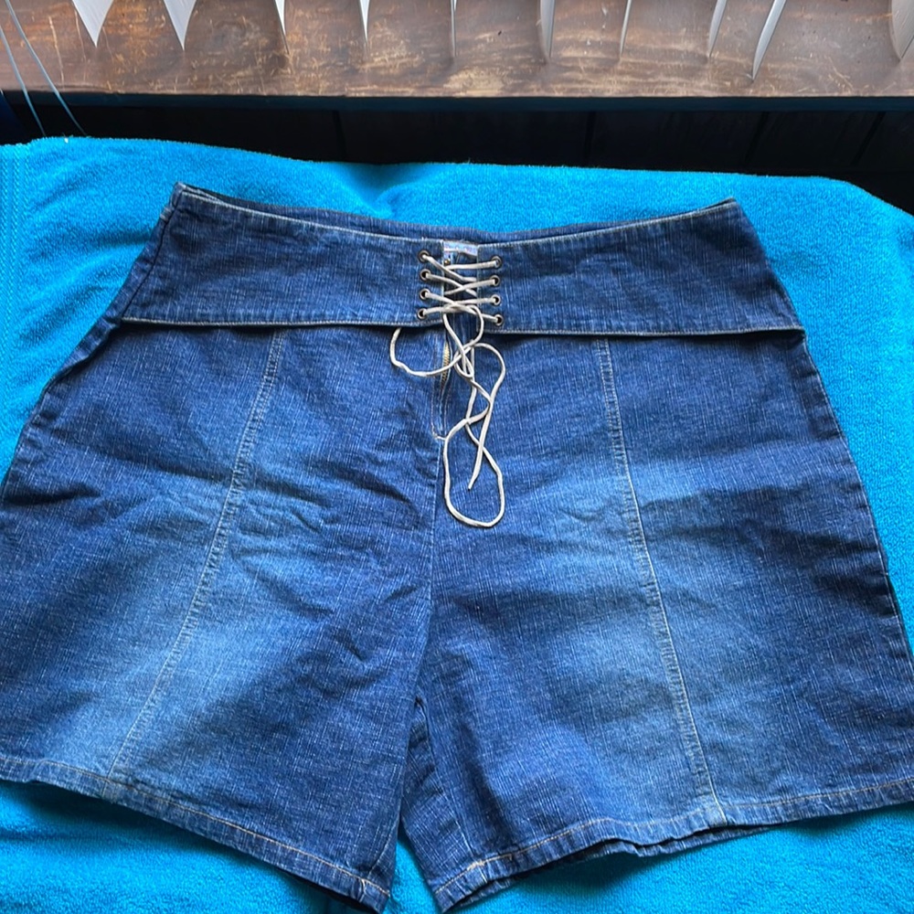 NWOT Traxx Wrap-Tie Waist Blue Denim Shorts, Size 20